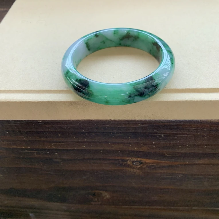 冰胶细腻阳绿飘花手镯，2980圈口53.6-12.8-8.3，天然翡翠缅A小纹