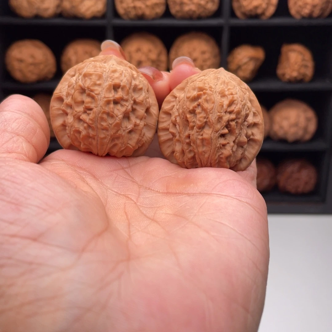 文玩核桃把件纯野生…………………