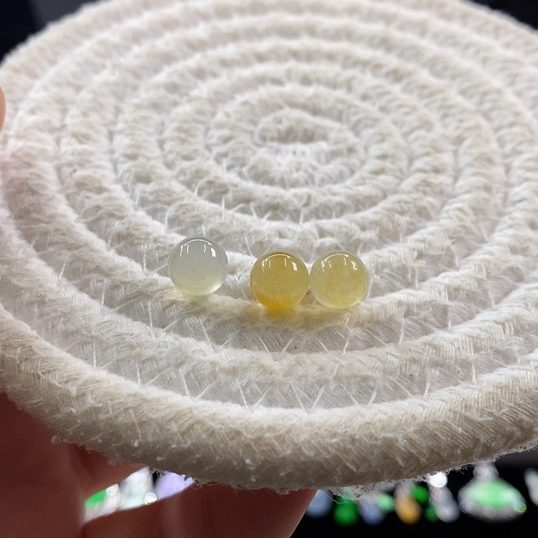 散珠翡翠冰黄珠珠，6800一颗