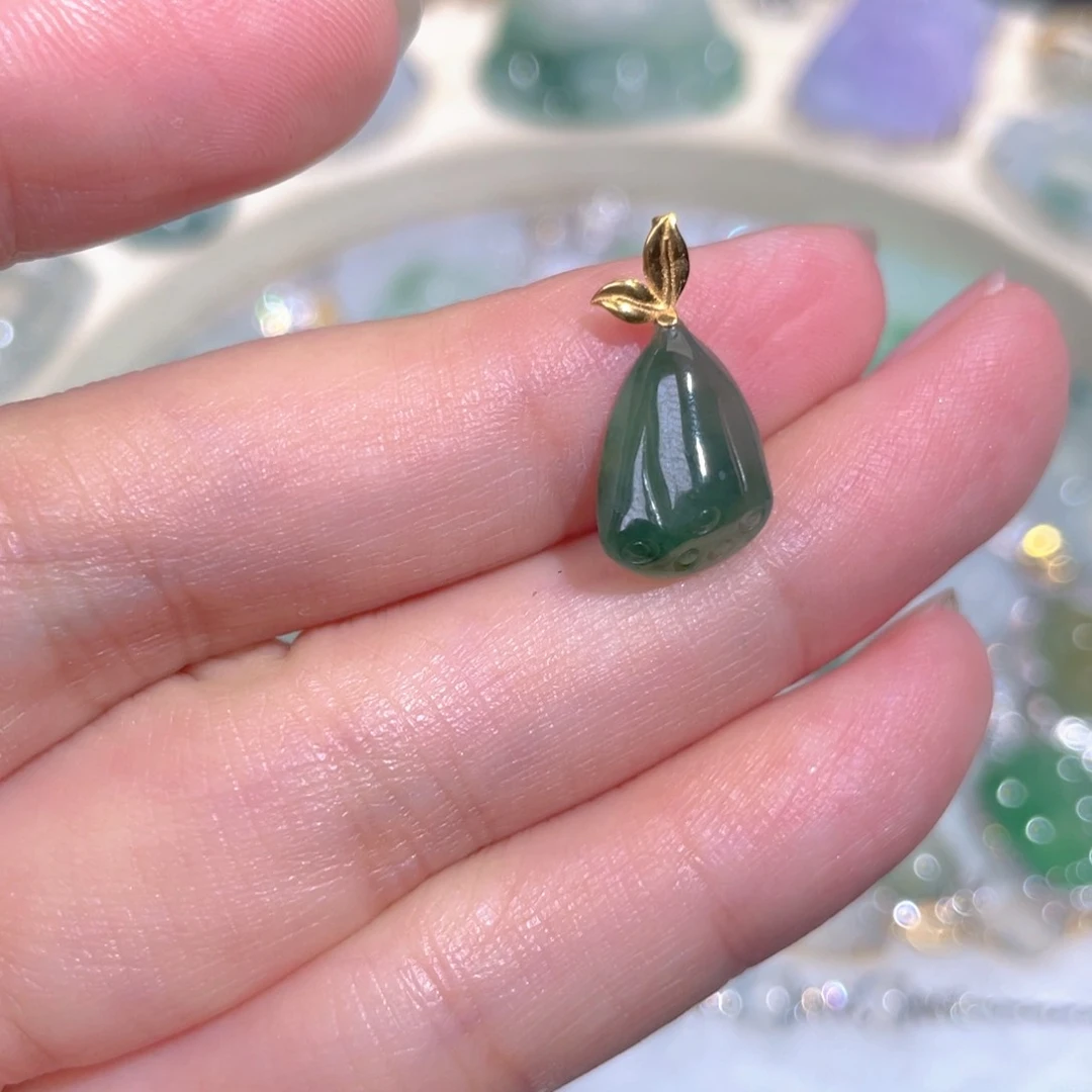 颈饰18K金镶嵌翡翠翡翠