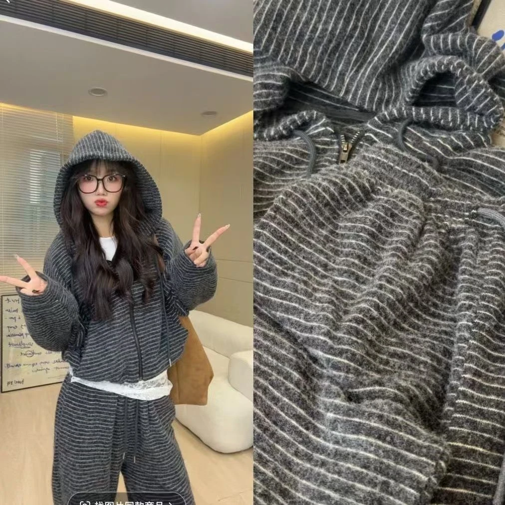 简约风格款，经典条纹连帽卫衣阔腿裤套装女，宽松舒适，低调有质感