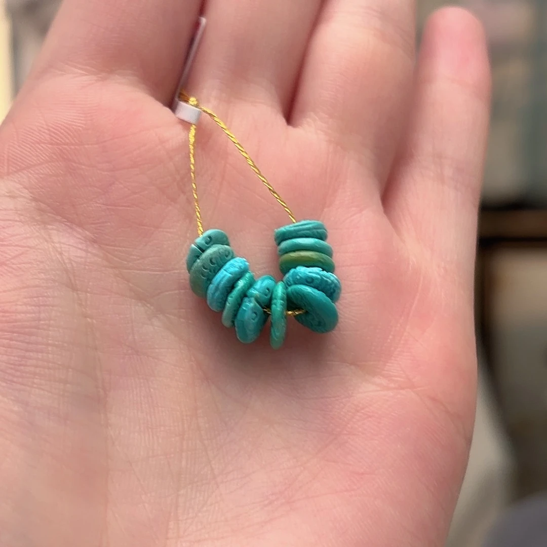 绿松石未镶嵌颈饰