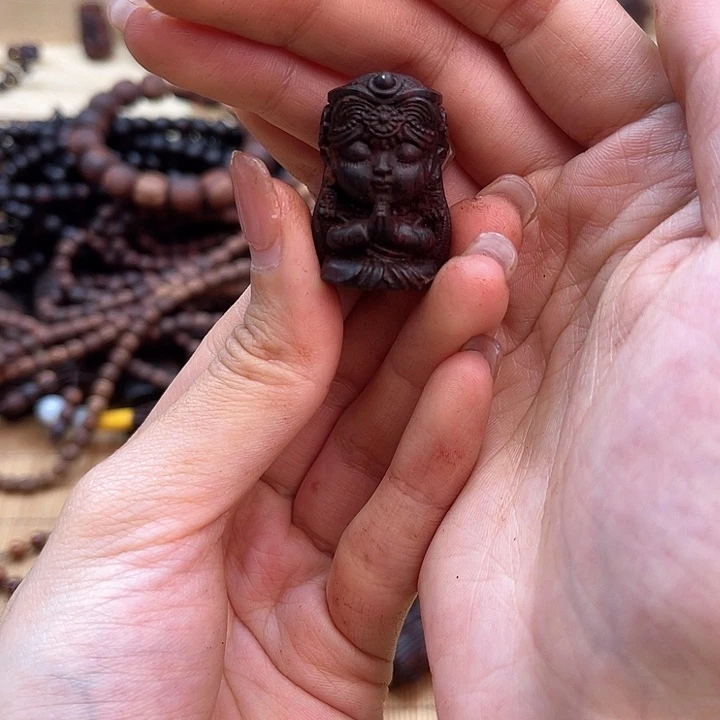 降真香其他3.0双手合十扎基拉姆