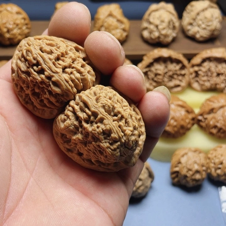 哦***^把件文玩核桃南疆石