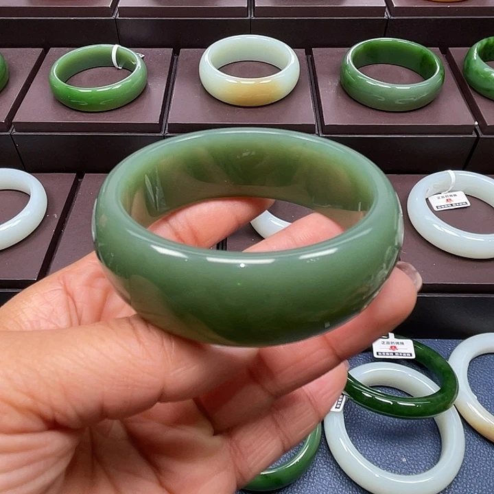 和田玉未镶嵌手镯5758