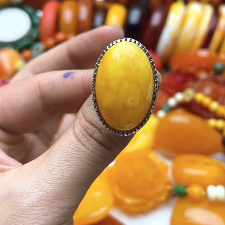 树脂制品74号黄色戒指