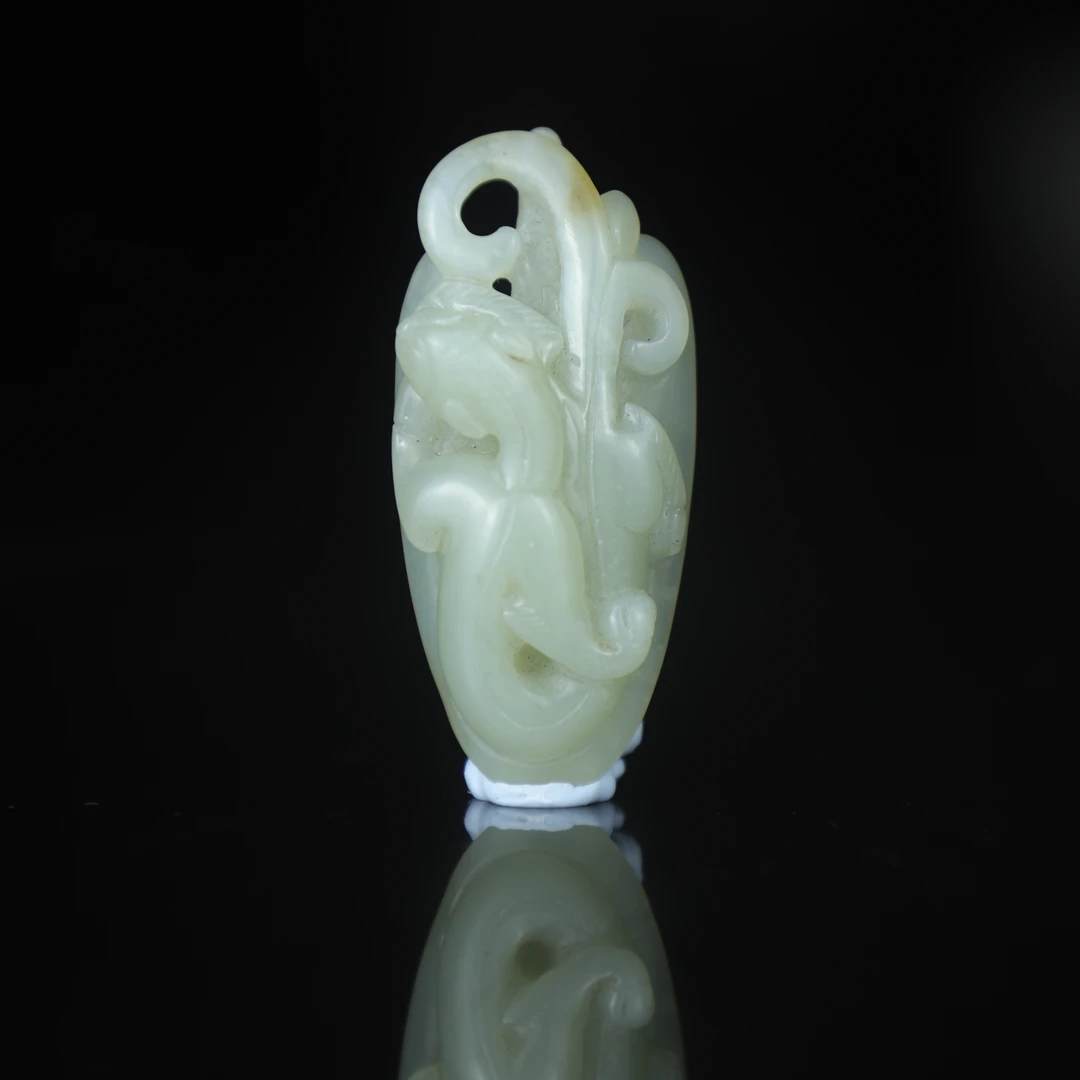 TCWWA09727清晚和田白玉螭龙纹鸡心佩