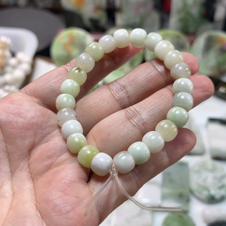 独山玉未镶嵌颈饰