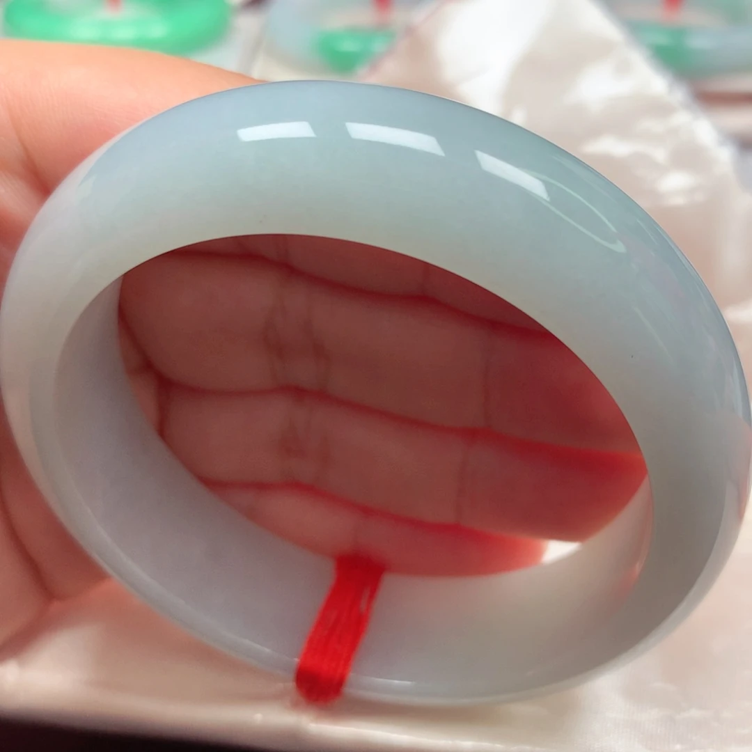 未镶嵌手镯翡翠7浅色轮胎