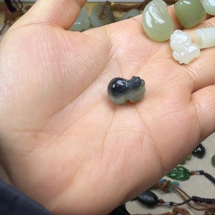 ****和田玉未镶嵌包链