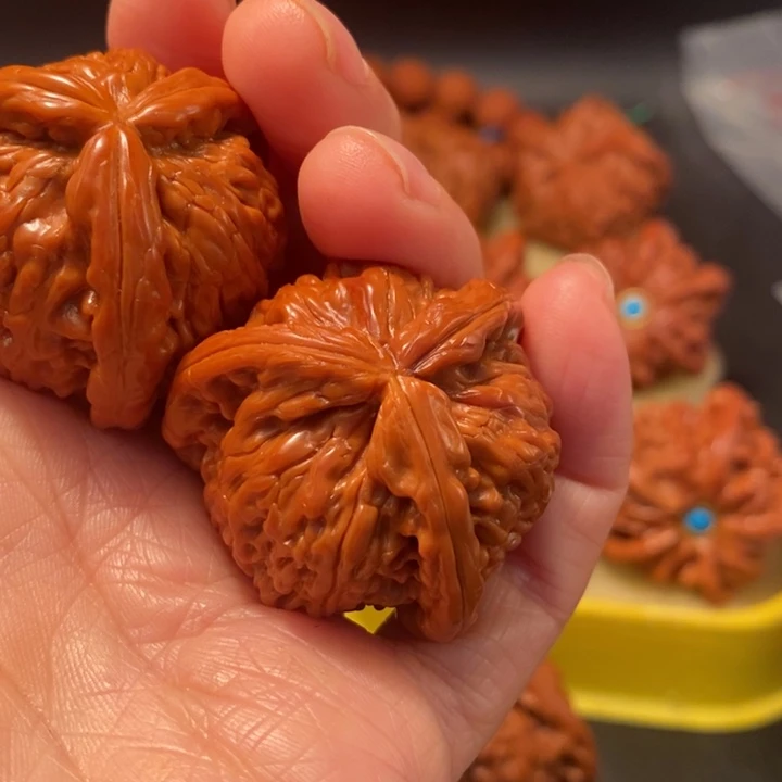 洁***卡猴头核桃吊坠工艺核桃
