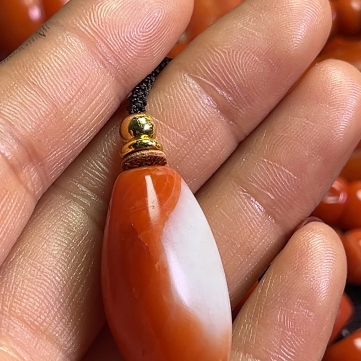 颈饰琉璃铁*琉璃………..