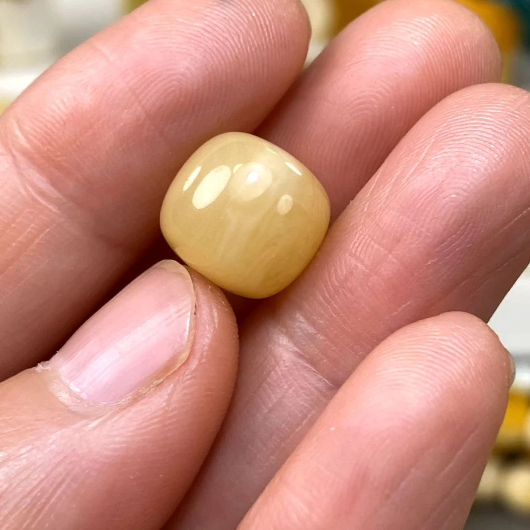 裸石琥珀未镶嵌11老型单珠