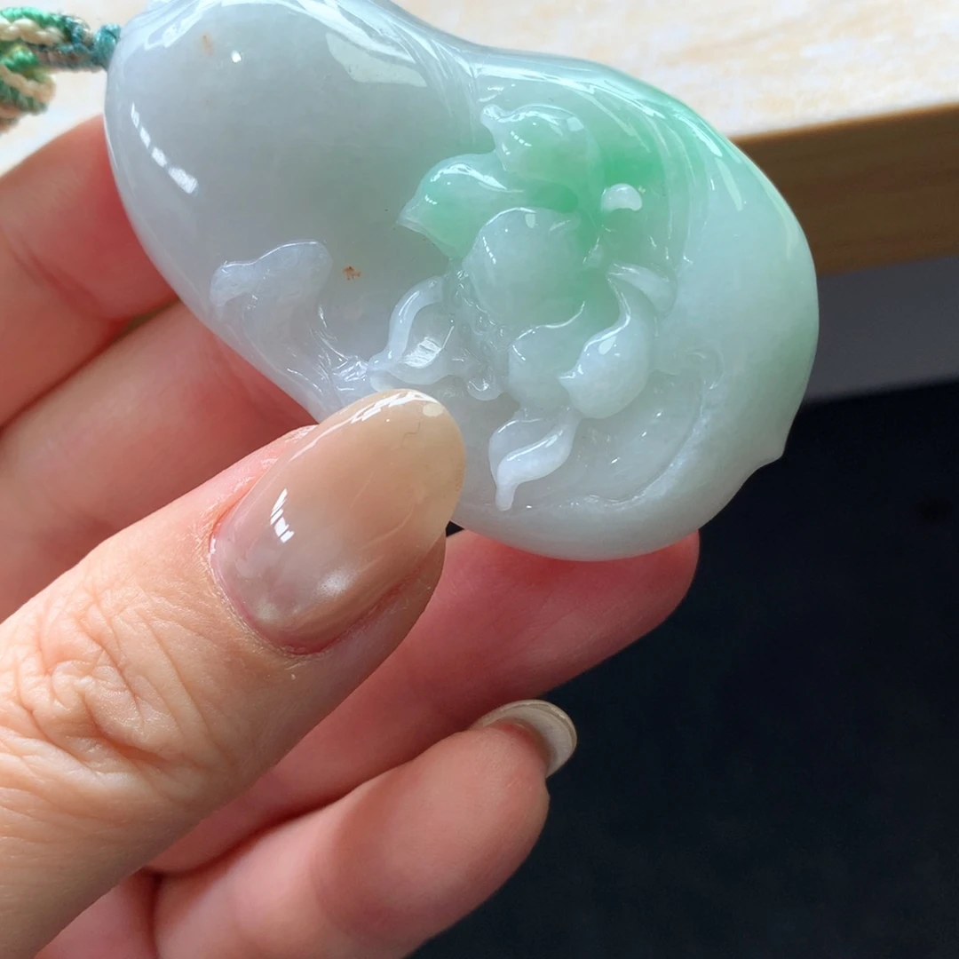 翡翠未镶嵌颈饰吊坠