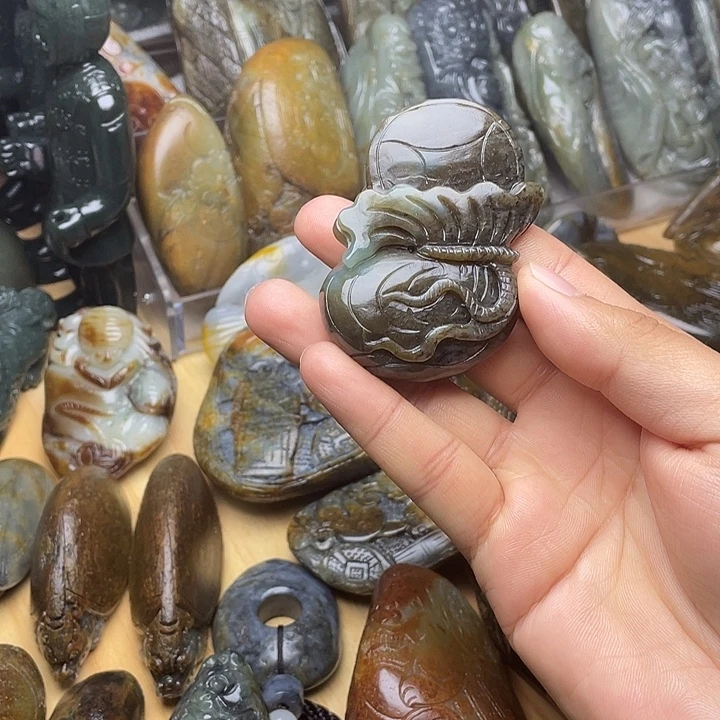 和田玉未镶嵌挂件