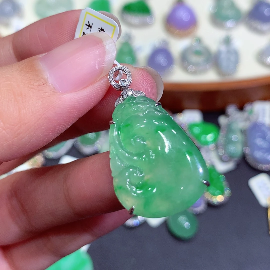 翡翠吊坠(不含链)18K金镶嵌