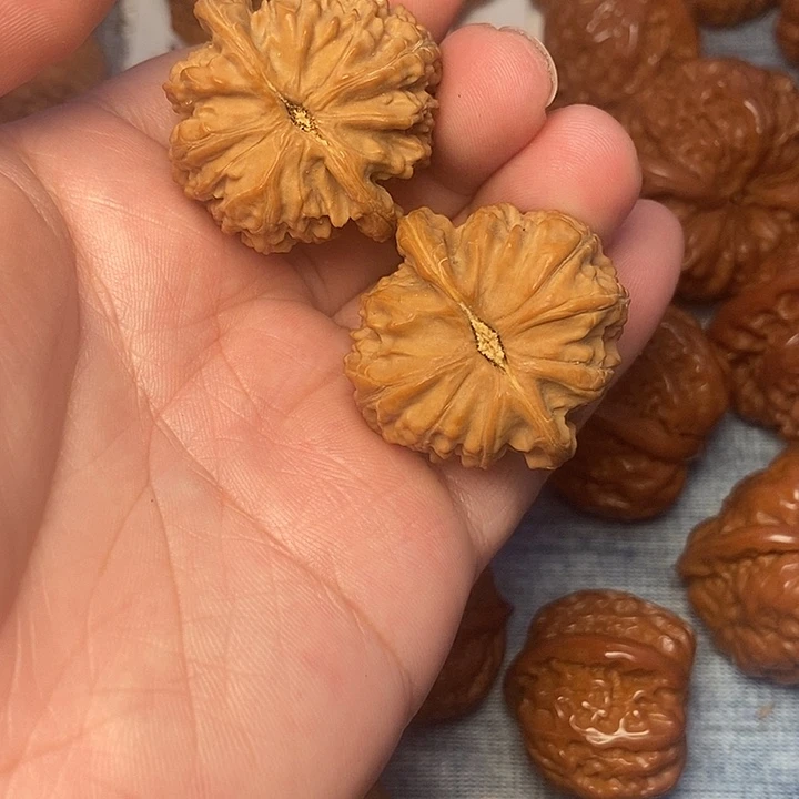 文玩核桃吊坠白35