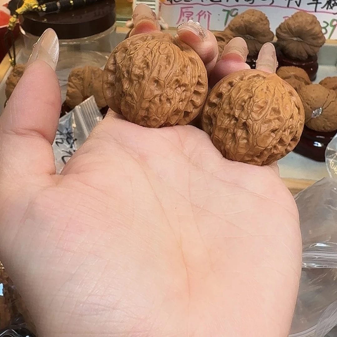 桃核吊坠乾隆磨34尺