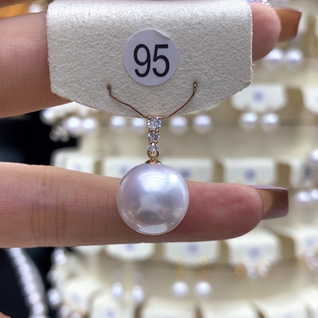淡水珍珠18K金镶嵌吊坠(不含链)