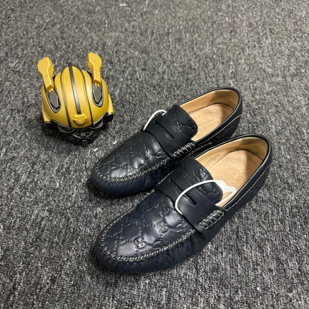 95新 GUCCI/古驰 /41码/深蓝压花满印驾车豆豆鞋/公价5800