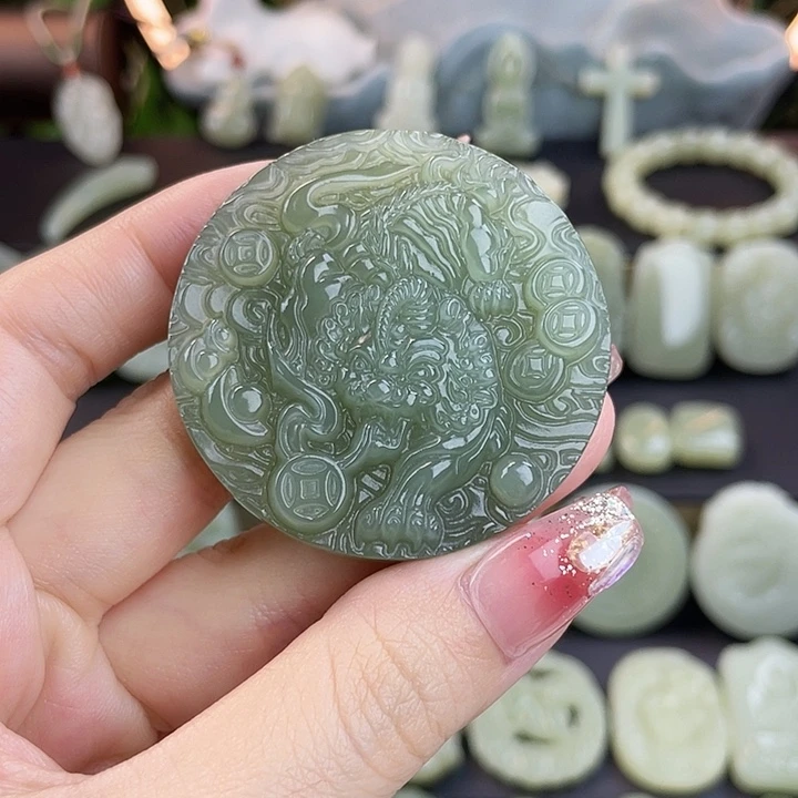 颈饰未镶嵌和田玉