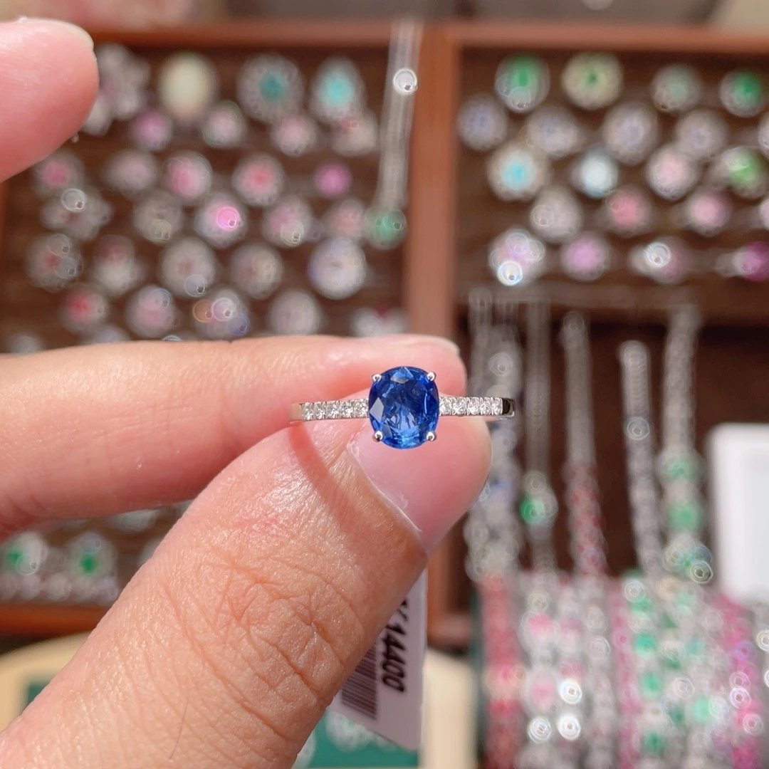 戒指蓝宝石18K金镶嵌1.2ct 皇家蓝