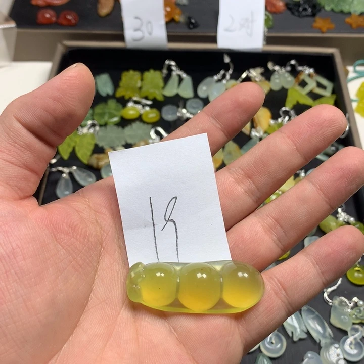 蛇纹石玉耳钉足银镀金镶嵌珍*我