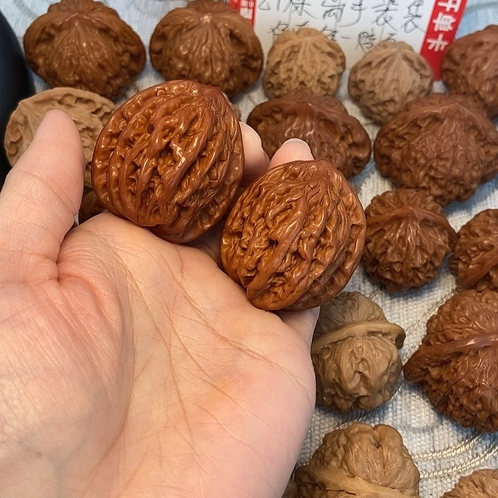 文玩核桃吊坠37虎头