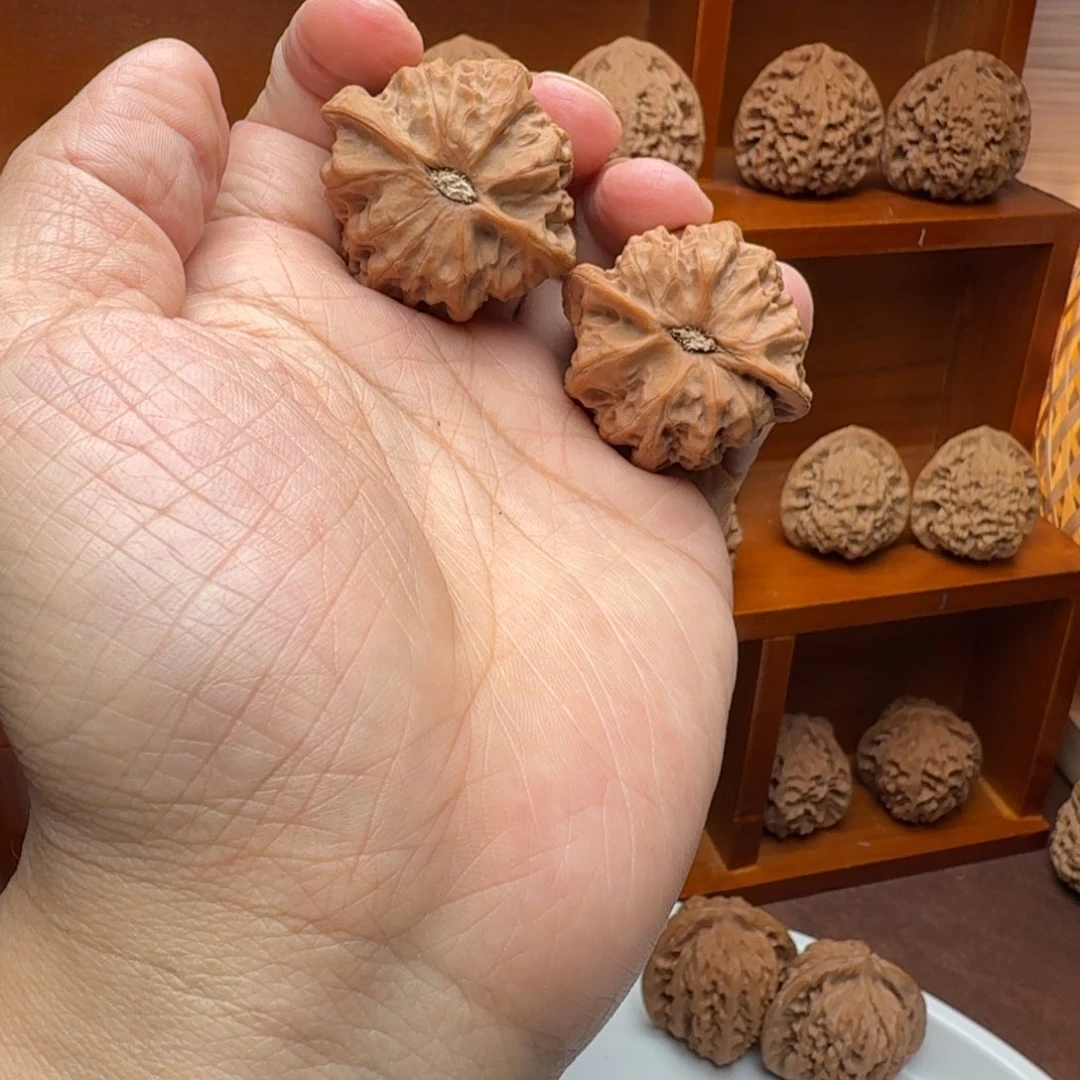 文玩核桃吊坠龙**越佛肚