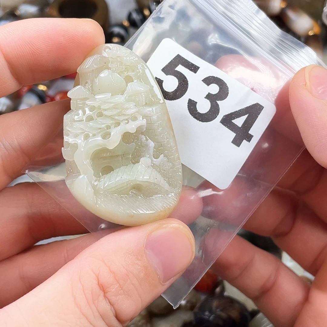 和田玉（糖玉）未镶嵌颈饰