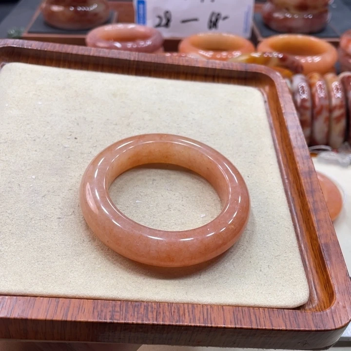 石英岩玉未镶嵌石英岩手串