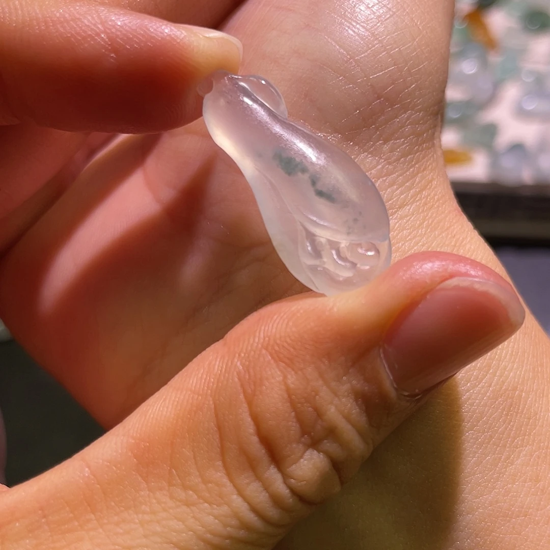 翡翠未镶嵌颈饰玉兰花