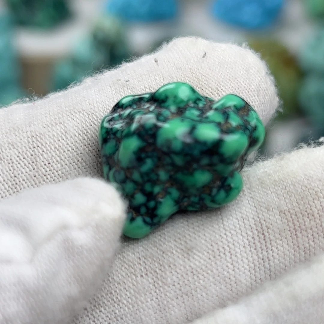 绿松石未镶嵌珠宝奇石