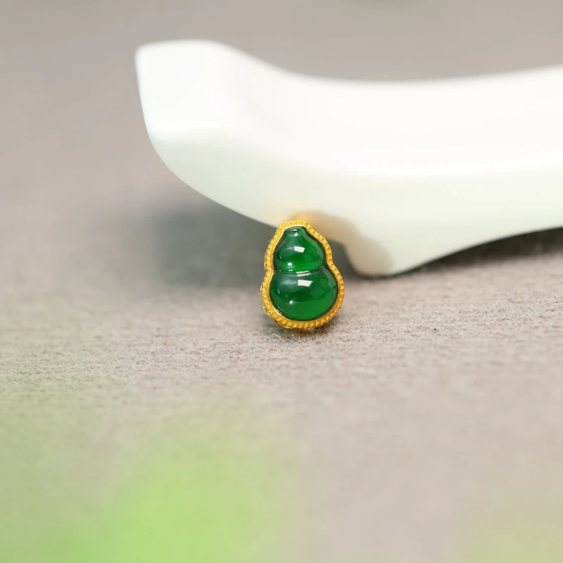 #I678 18K金镶嵌冰种满绿天然A货翡翠葫芦小香盒 DIY编绳配件