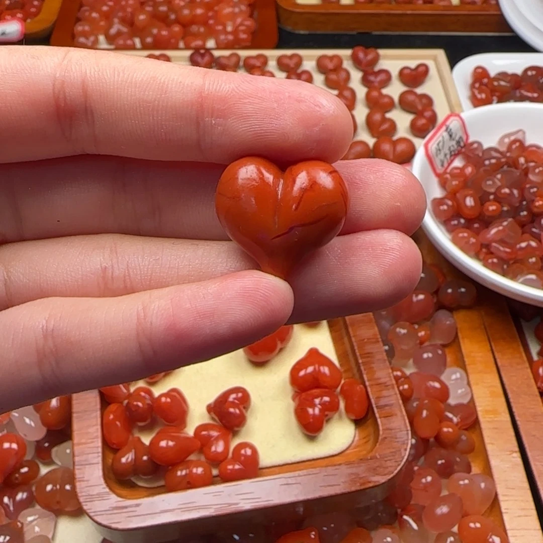 南红玛瑙未镶嵌挂件