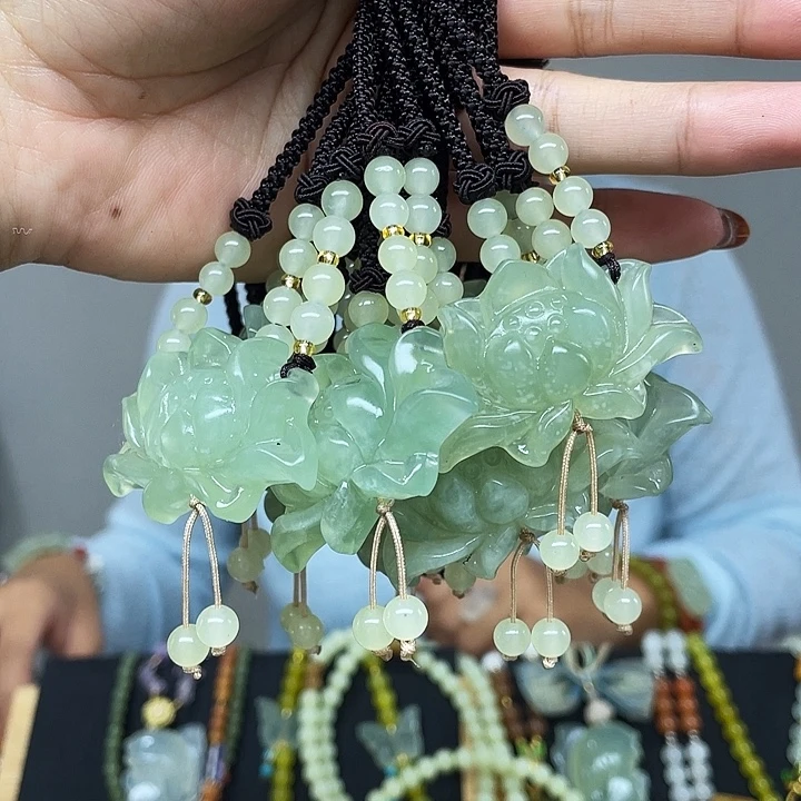 未镶嵌蛇纹石玉颈饰