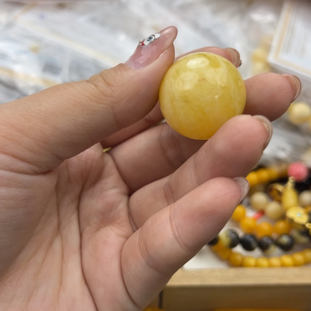 琥珀珠宝奇石未镶嵌