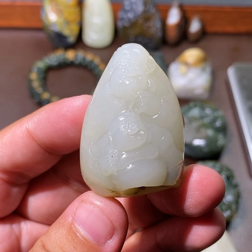 【闪购商品】和田玉未镶嵌颈饰皮****?