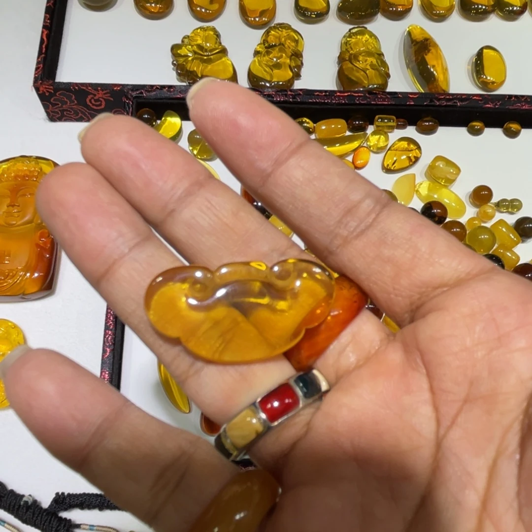 琥珀未镶嵌手串如意