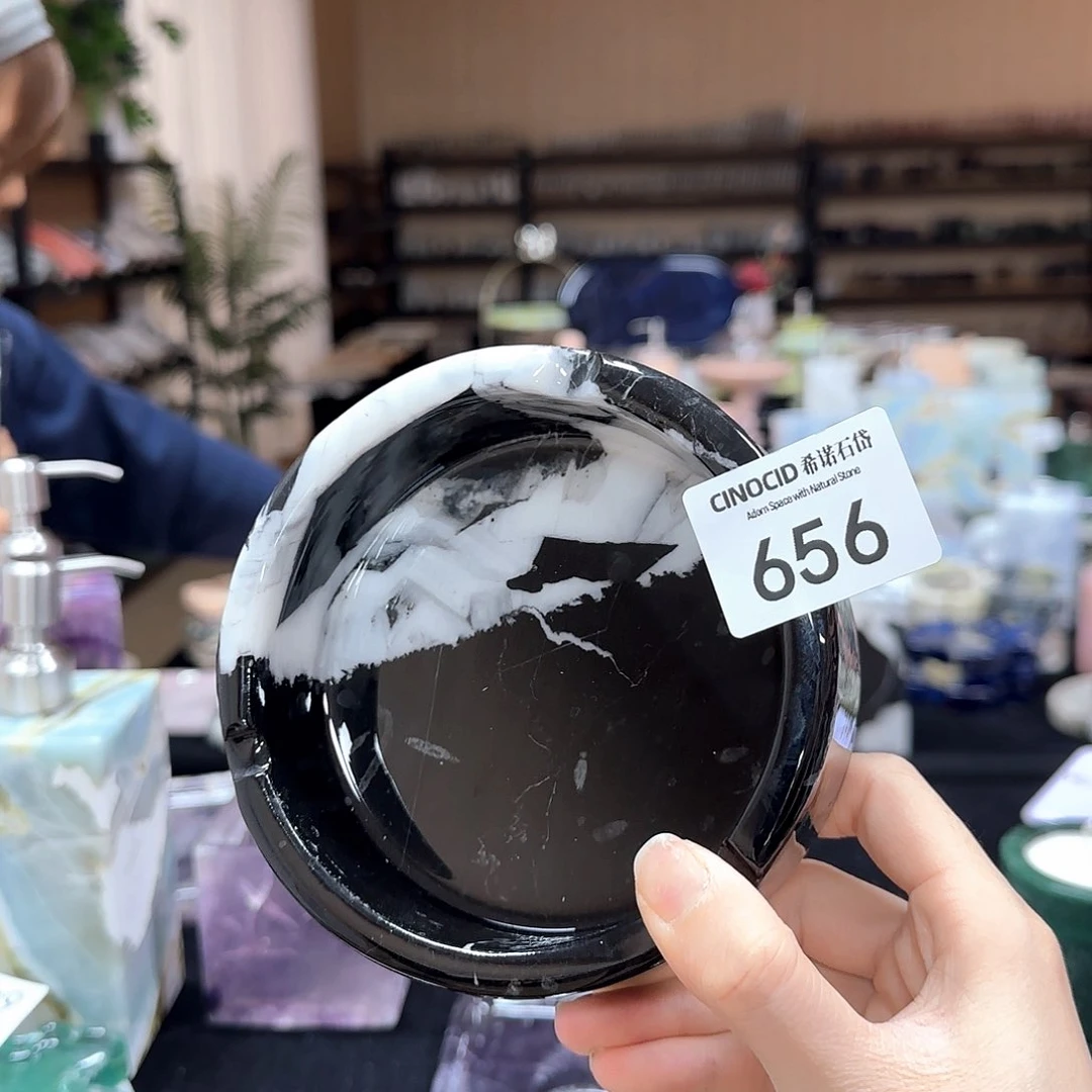 石材宝黑烟灰缸656