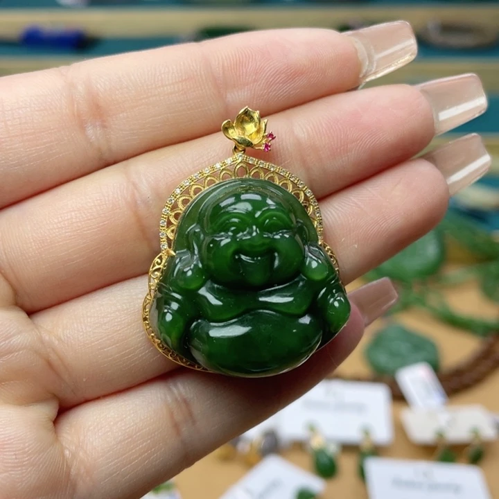 和田玉吊坠60圈口。编号2018K金镶嵌