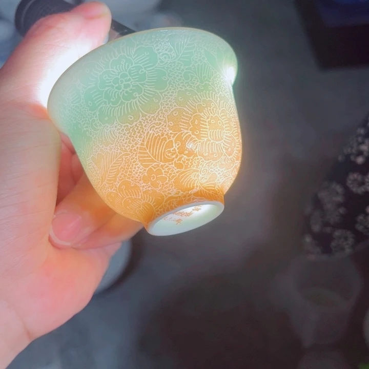 青花玲珑爬花小杯