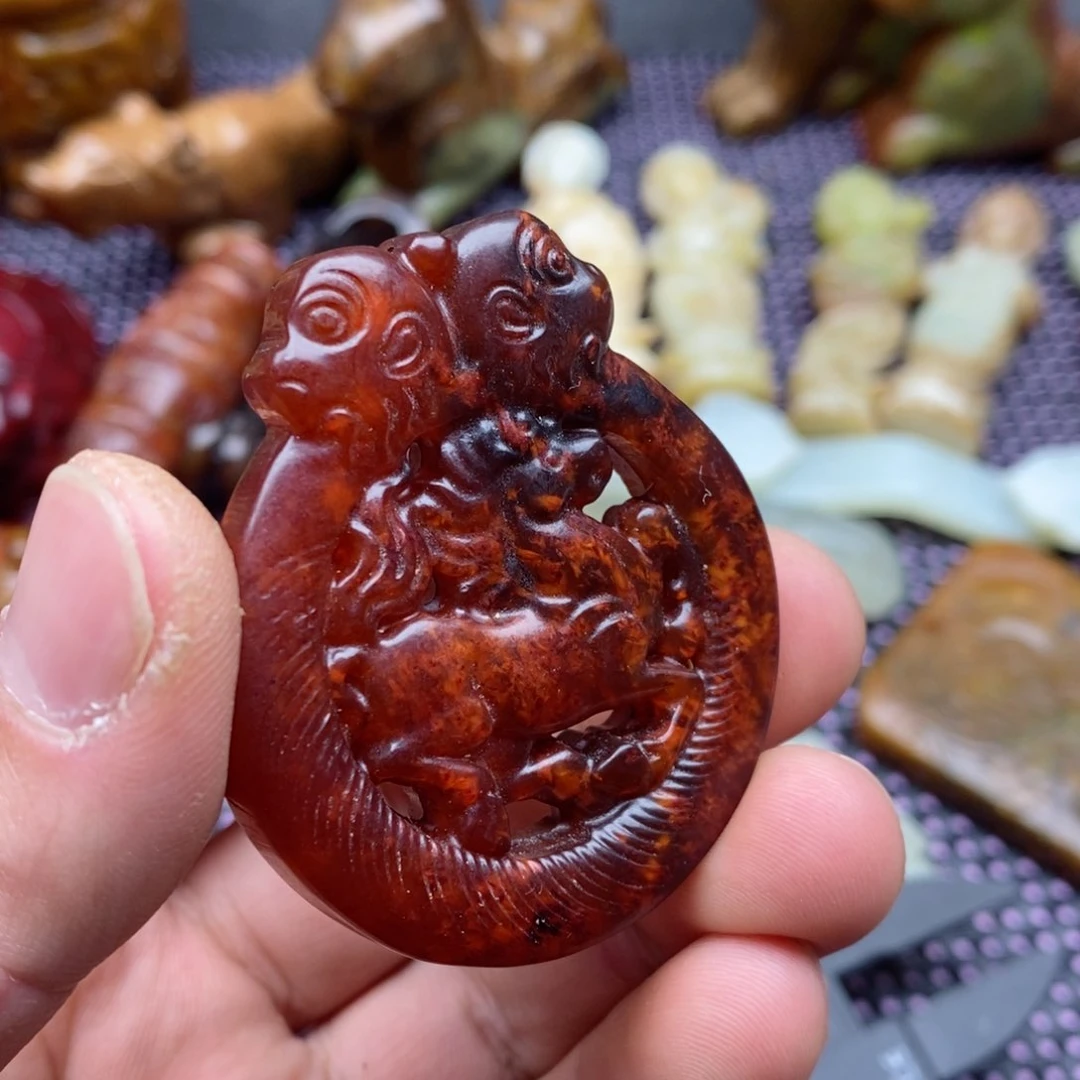 蛇纹石玉颈饰未镶嵌