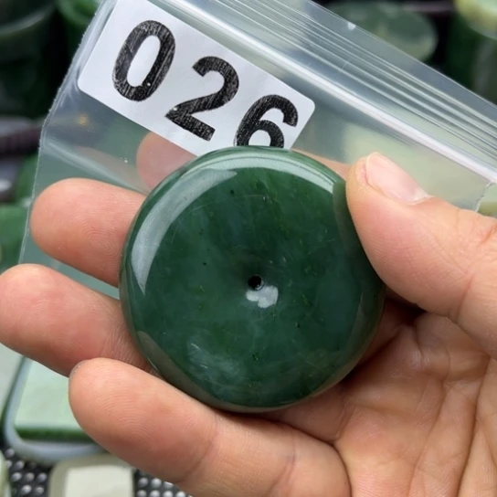 和田玉未镶嵌珠宝半成品