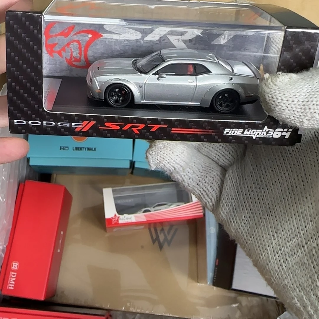 Fw寄卖银色地狱猫包邮无售后不包瑕疵