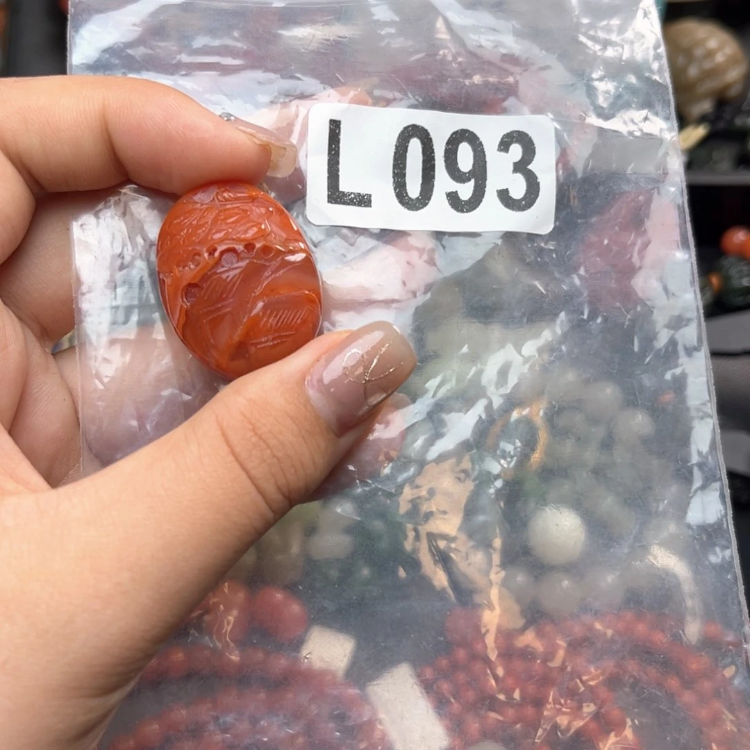 未镶嵌南红玛瑙珠宝奇石锦*?