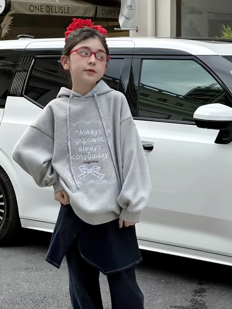 女童连帽卫衣2025洋气休闲新款中大童牛仔裤女孩加绒上衣