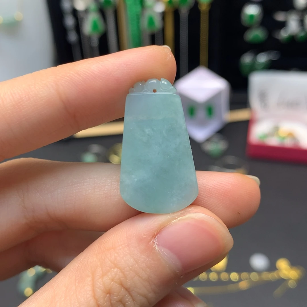 翡翠未镶嵌吊坠(不含链)有纹裂