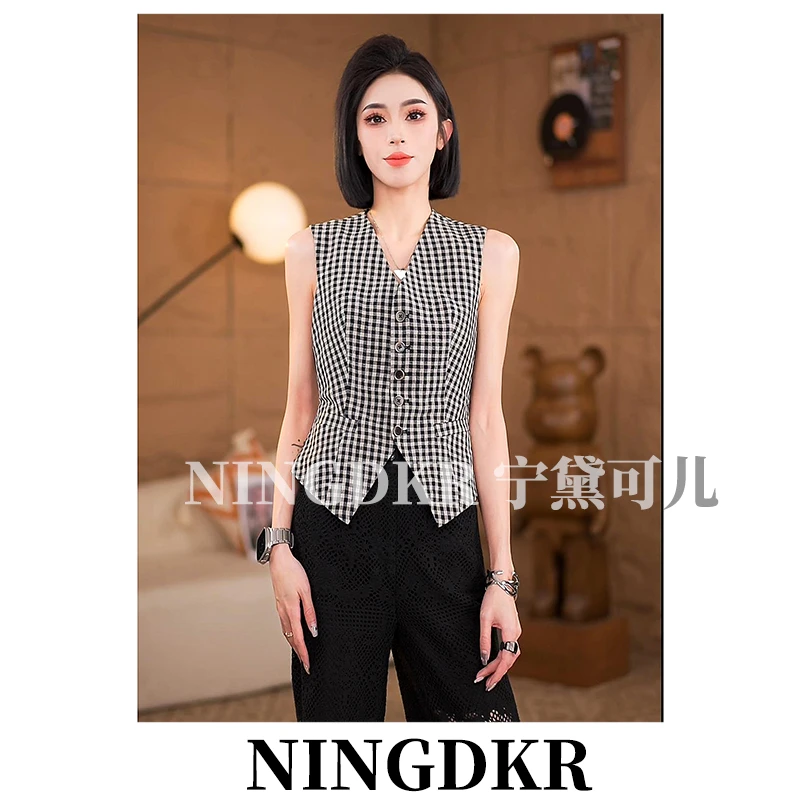 可B30334气质高级感格纹马甲显瘦女外搭叠穿短马夹百搭时尚简约