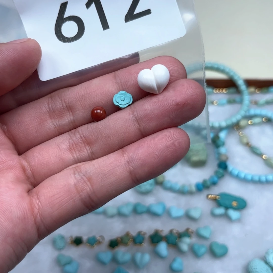 南红玛瑙未镶嵌珠宝奇石